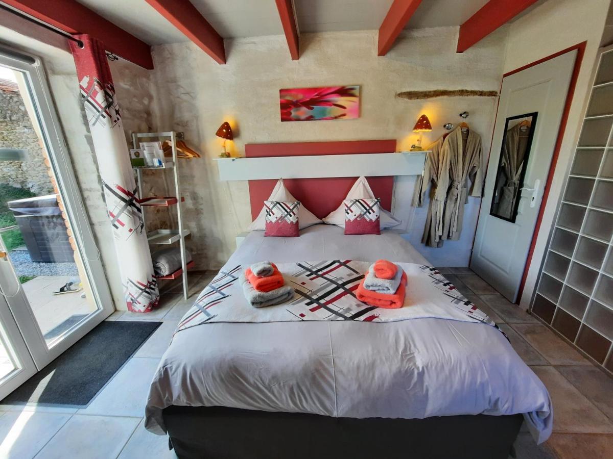 L'Echappee Tremoussante Bed and Breakfast Saint-Barthélemy-de-Vals Buitenkant foto